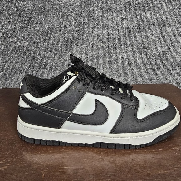 Nike Men's Size 6.5 Dunk Low Panda Black White DD1391- 100 Pre - Owned - Picture 4 of 9